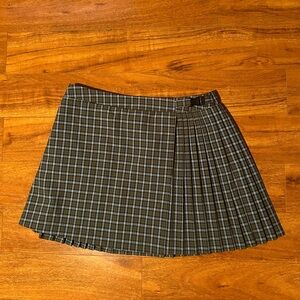 Plaid pleated skirt